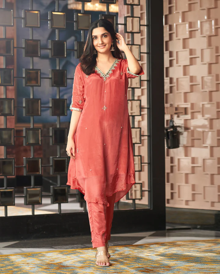 GORYA ROSEGOLD EMBROIDERED SILK KURTA SET