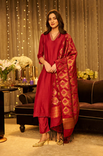 Maroon Solid Kurta, Pants And Jacquard Dupatta