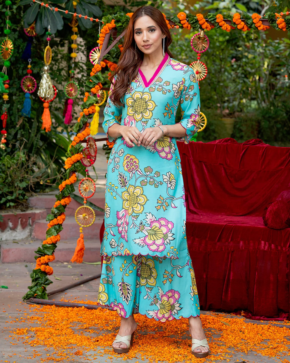 BLUE FLORAL-STROKED KURTA SET