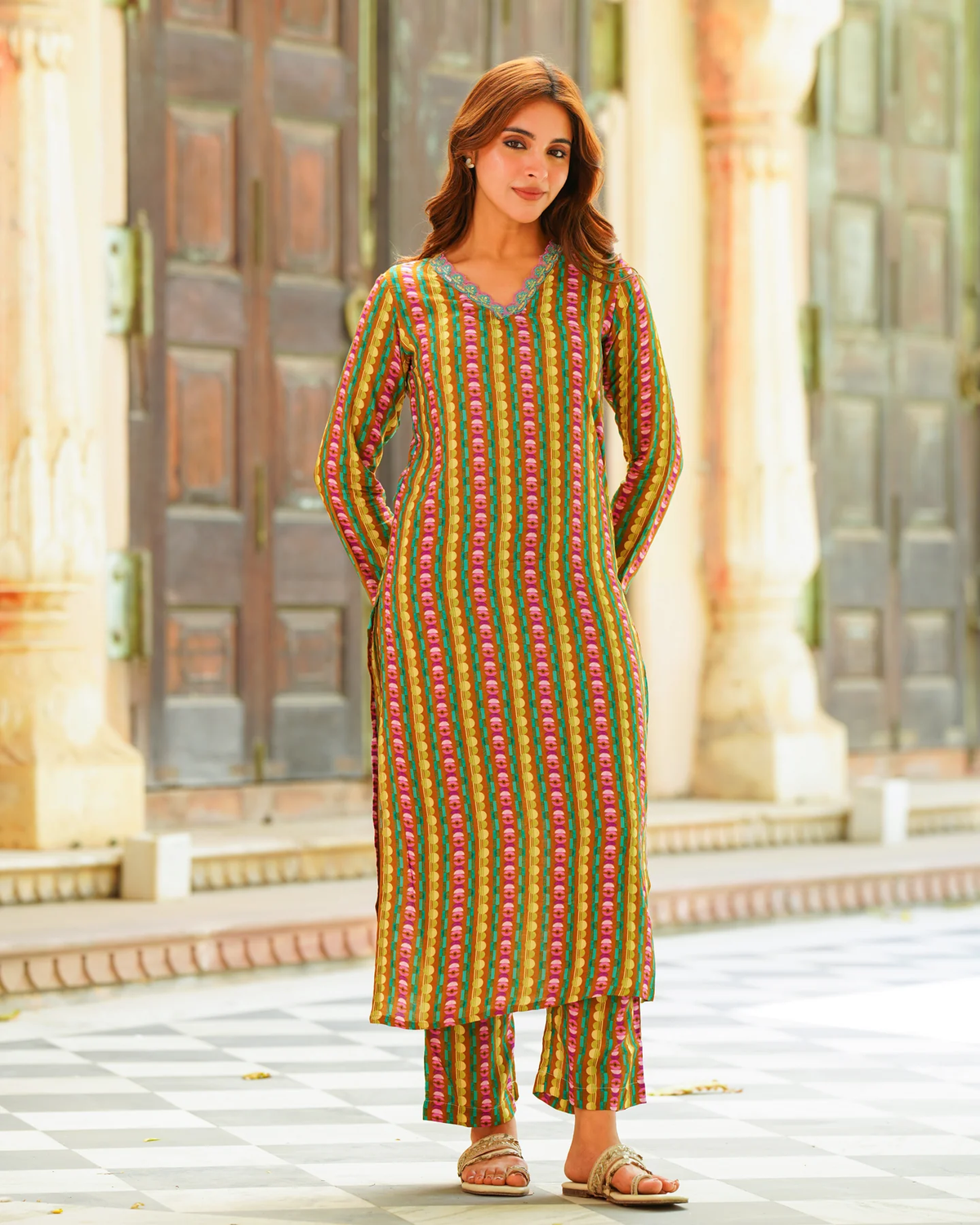 MULTICOLOURED ABSTRACT KURTA SET