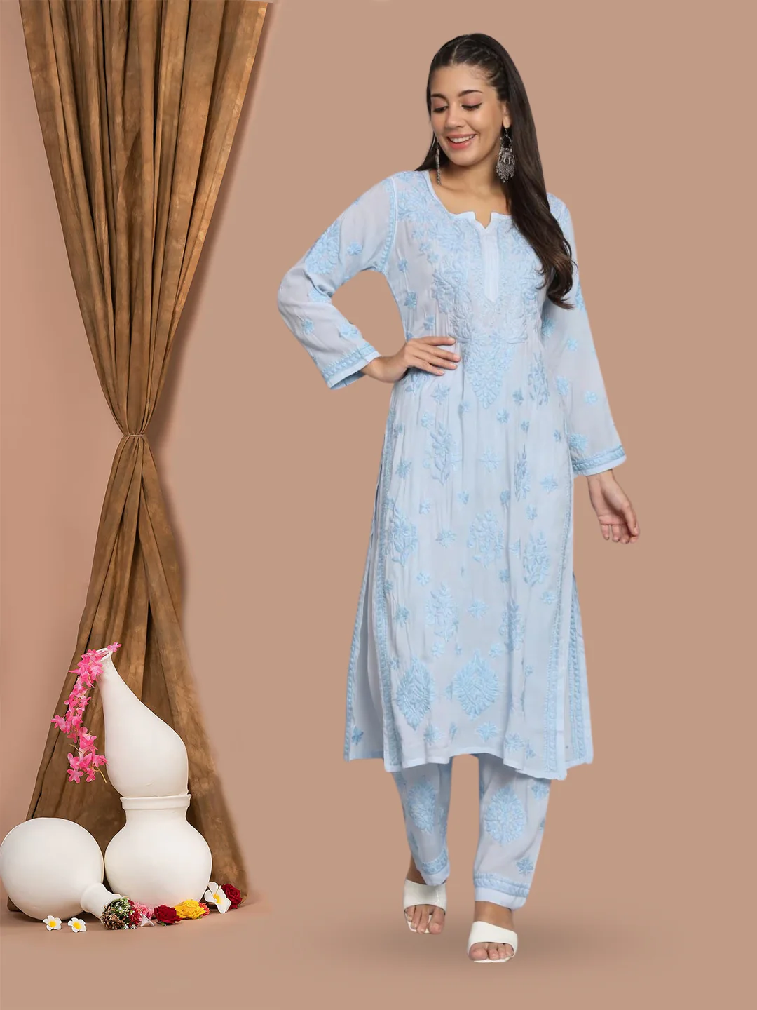 WOMEN HAND EMBROIDERED CHIKANKARI MODAL KURTA SET