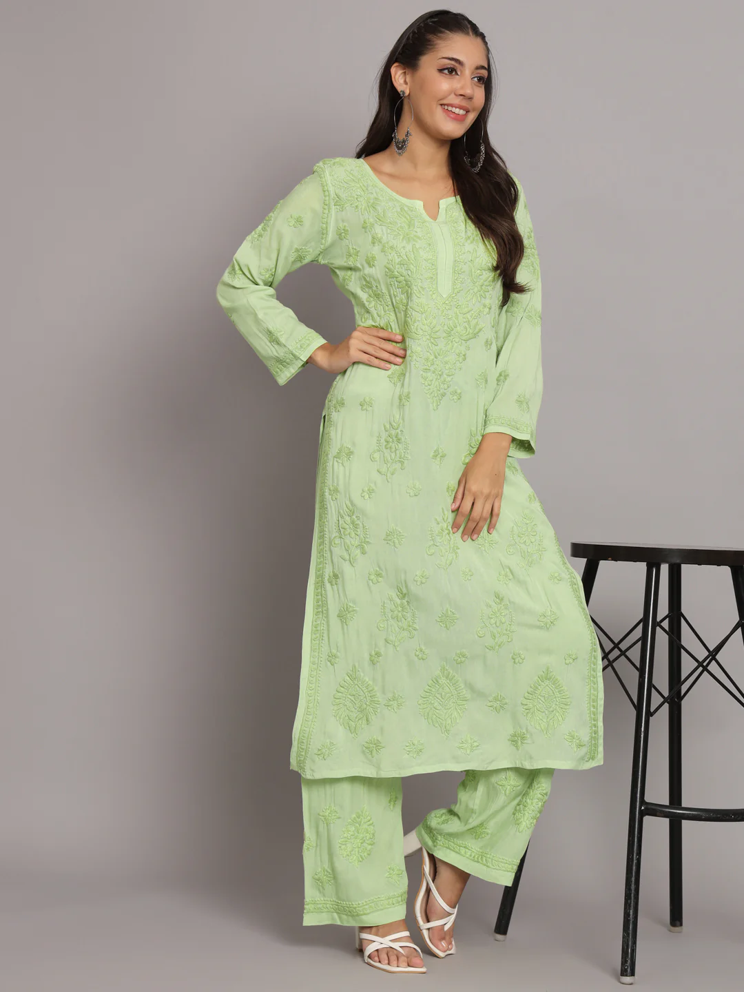 WOMEN HAND EMBROIDERED CHIKANKARI MODAL KURTA SET