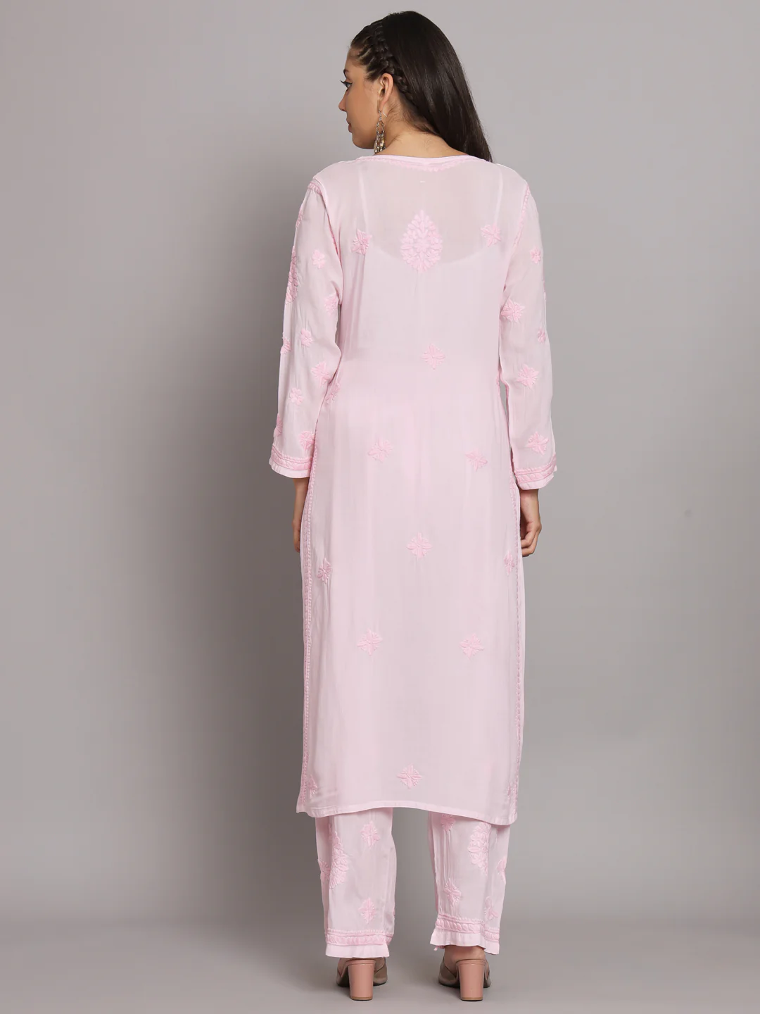 WOMEN HAND EMBROIDERED CHIKANKARI MODAL KURTA SET