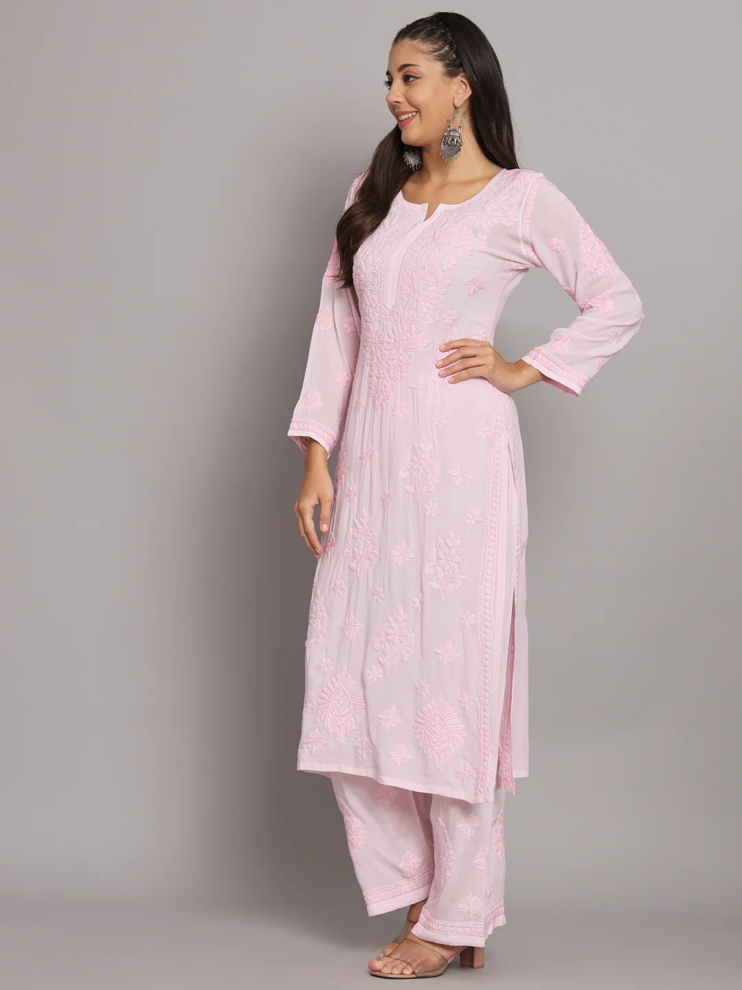 WOMEN HAND EMBROIDERED CHIKANKARI MODAL KURTA SET