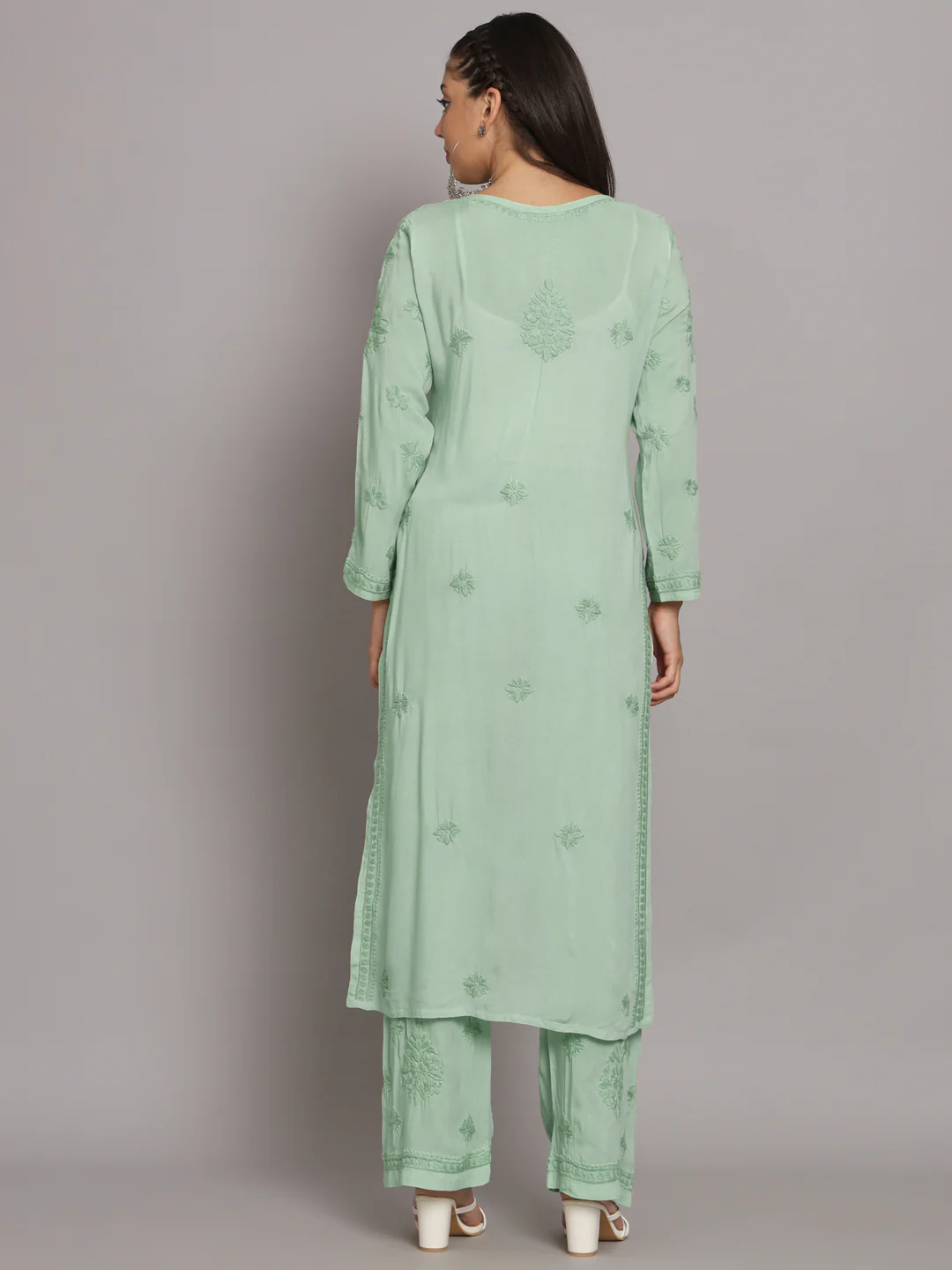 WOMEN HAND EMBROIDERED CHIKANKARI MODAL KURTA SET