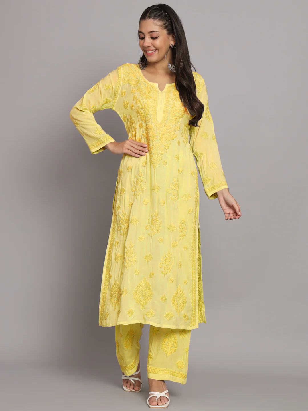 WOMEN HAND EMBROIDERED CHIKANKARI MODAL KURTA SET