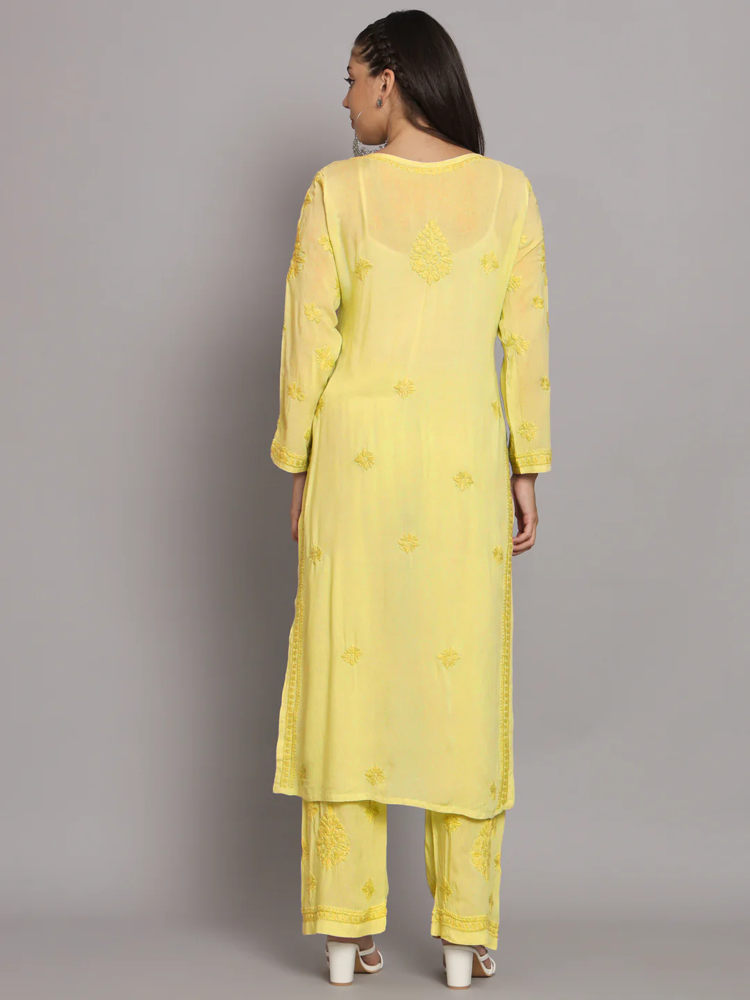 WOMEN HAND EMBROIDERED CHIKANKARI MODAL KURTA SET