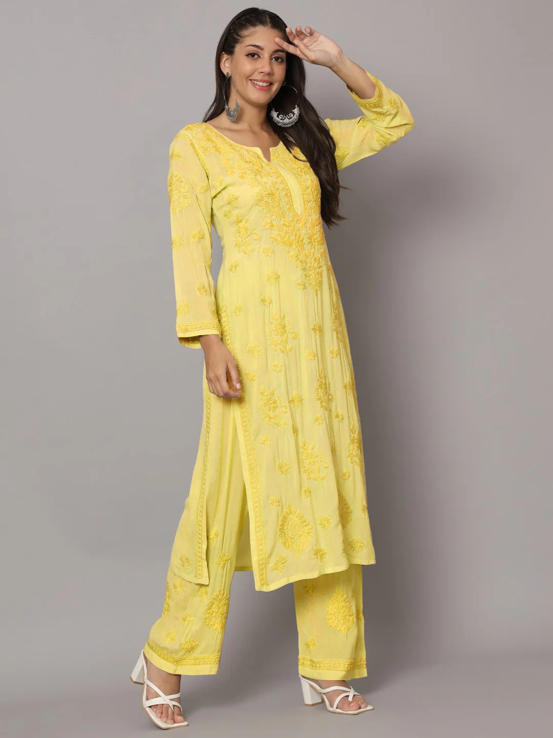 WOMEN HAND EMBROIDERED CHIKANKARI MODAL KURTA SET