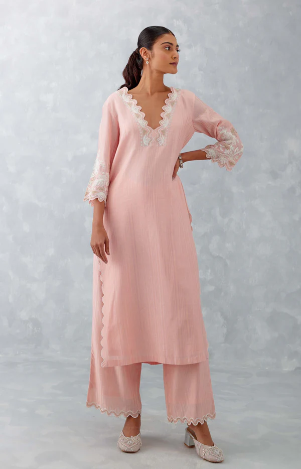 BLUSH PINK EMBROIDERED WOVEN CHANDERI KURTA SET