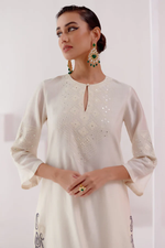 IVORY EMBROIDERED SILK CHANDERI KURTA SET