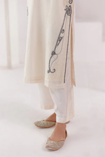 IVORY EMBROIDERED SILK CHANDERI KURTA SET