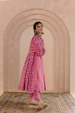 Shriya Pink Cotton Kurta Set With Organza Dupatta